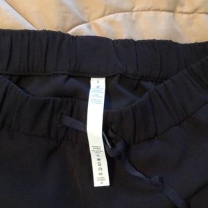 Lululemon On the fly pant FL woven size 8